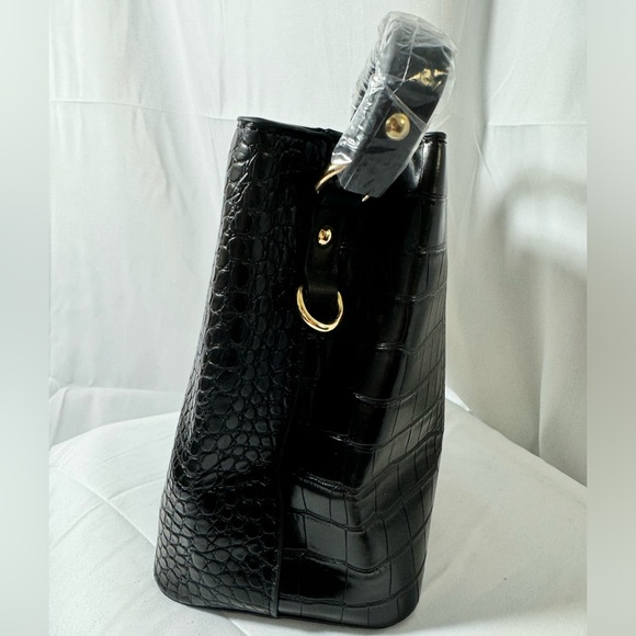 AOTA All of the Above Elena Bucket Bag Black - Picture 6 of 13